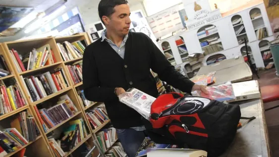 Realizan el delivery gratuito de libros para poder entretener a los niños y a los adultos