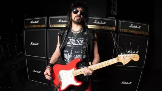 “La música no envejece con uno y sigue emocionando”