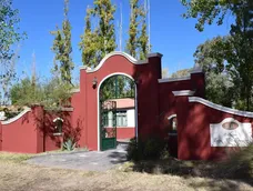 El Museo Manzini, en Zonda, tiene interesantes colecciones para visitar. También se puede disfrutar de sus jardines y de su pulpería El Museo Manzini, en Zonda, tiene interesantes colecciones para visitar. También se puede disfrutar de sus jardines y de su pulpería