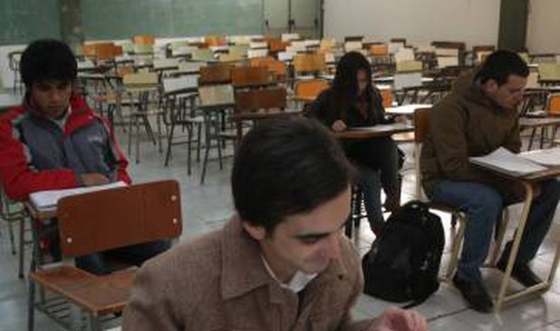 Con Lama paralizado, estudiantes avanzados retoman sus estudios