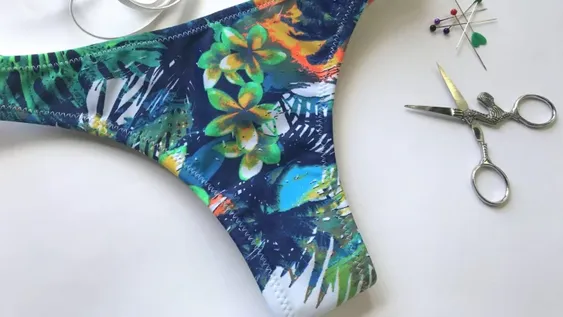 Mallas y bikinis de la tierra del sol