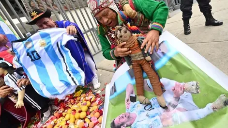Guerra de chamanes en Perú a favor y en contra de Messi