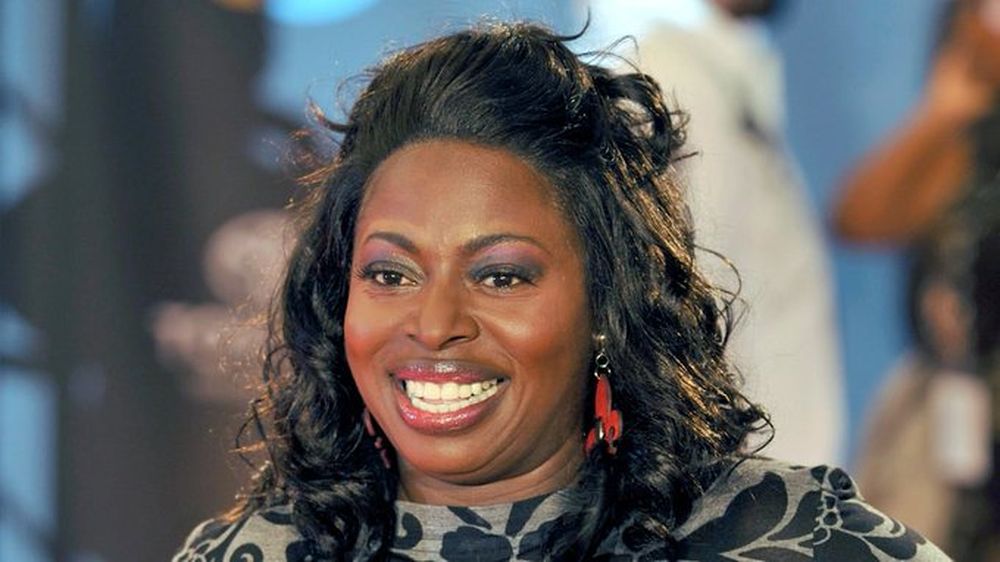 Murió en un trágico accidente automovilístico Angie Stone, cantante de soul nominada a los Grammy
