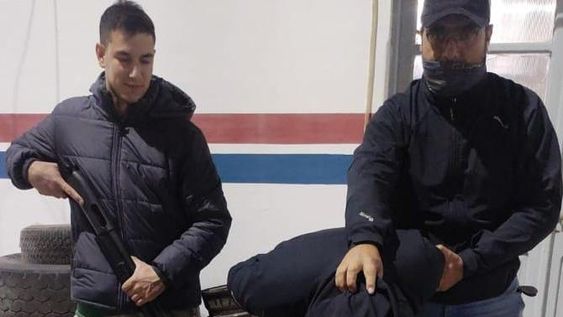 Cae por robar en un comercio