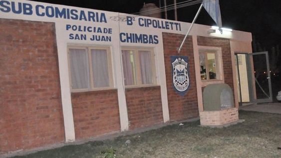 Presos unieron toallas y le robaron pertenencias a un detenido en una comisaría