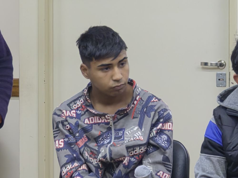 Vila tiene una condena de tres años de cárcel en suspenso, por tal motivo, estaba en libertad.