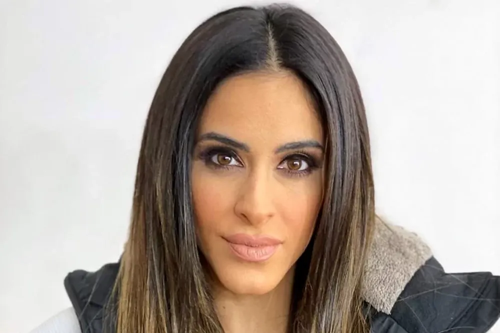 Celeste Muriega provocó suspiros al lucir una pollera con tablitas