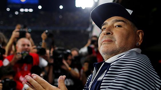 Maradona, hisopado por precaución