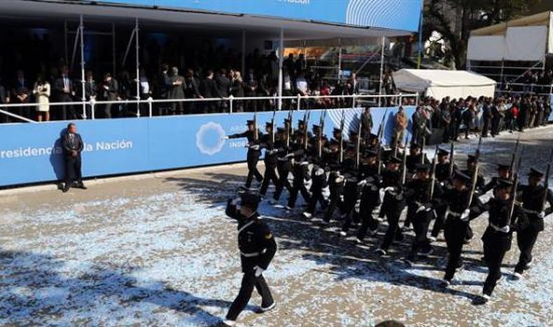 Una multitud disfrutó del desfile en Tucumán