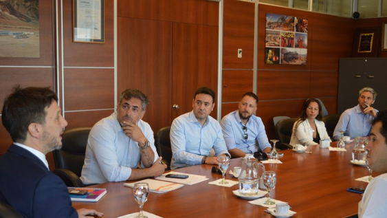 El ministro Perea con los socios de CAPRIMSA.-