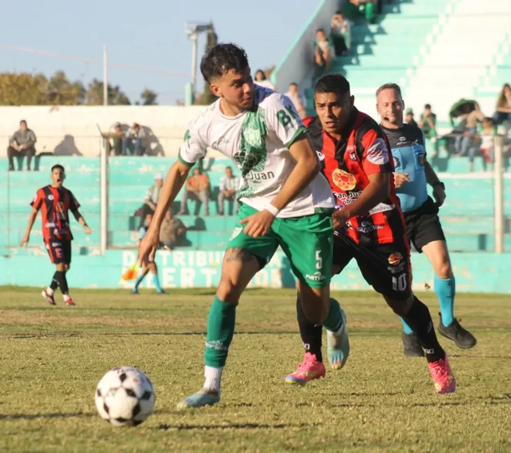 Reacción. Desamparados lo perdía con Trinidad pero se levantó. Foto: E-S.