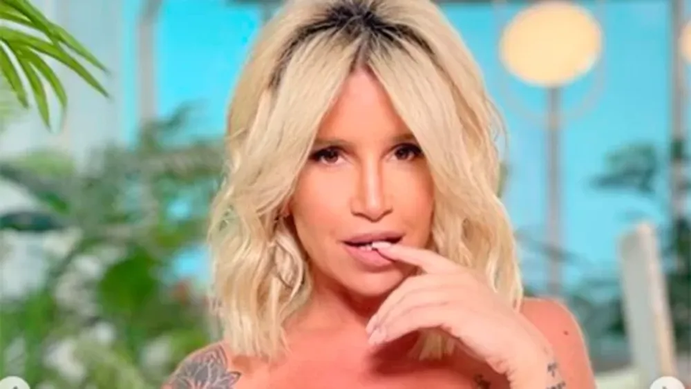 Florencia Peña, foto en tanga y comentario picante: “Si te gusta el durazno bancate la pelusa”