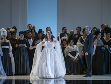 La Traviata, la gran ópera de Giuseppe Verdi, volverá al Teatro del Bicentenario el mes próximo. Las entradas ya están a la venta.
