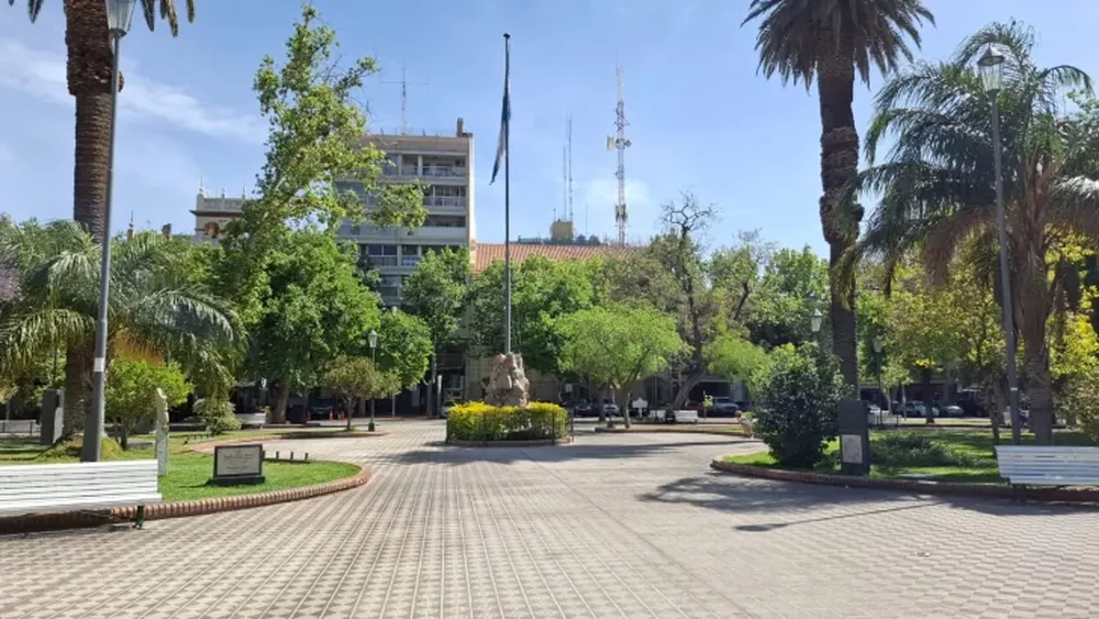 Plaza 25 de Mayo.-