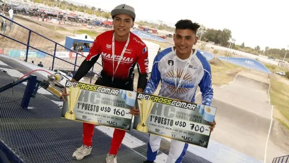 Gonzalo y Franco Molina ganaron en el patio de su casa