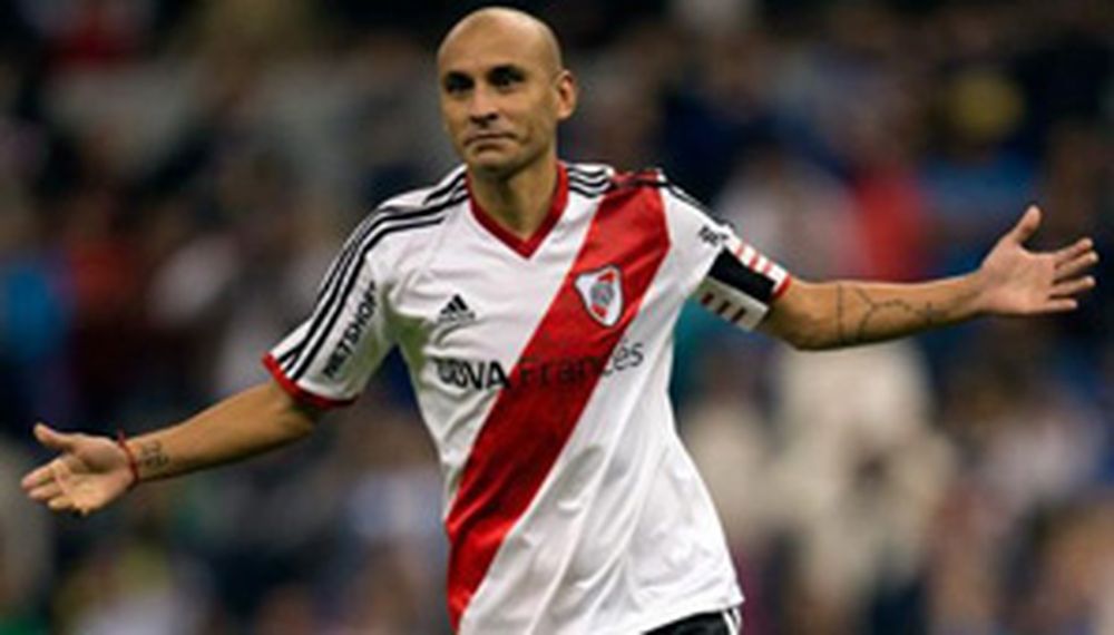 Ledesma cuelga los botines