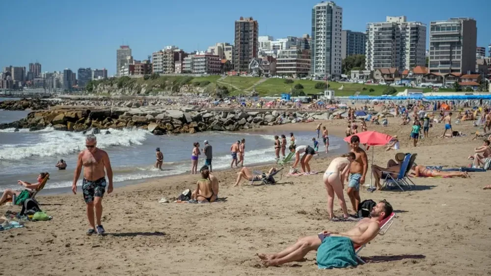 Unos tres millones de turistas viajaron por el país este fin de semana largo