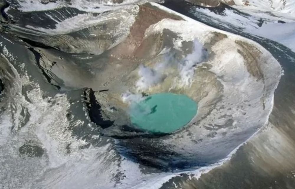 Alertan por riesgo de erupción y sismos en Mendoza y Chile debido a la actividad del volcán Tupungatito
