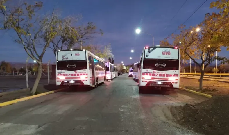 Paro de colectivos.-