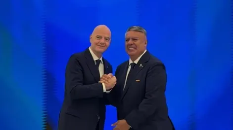 Chiqui Tapia con Gianni Infantino.