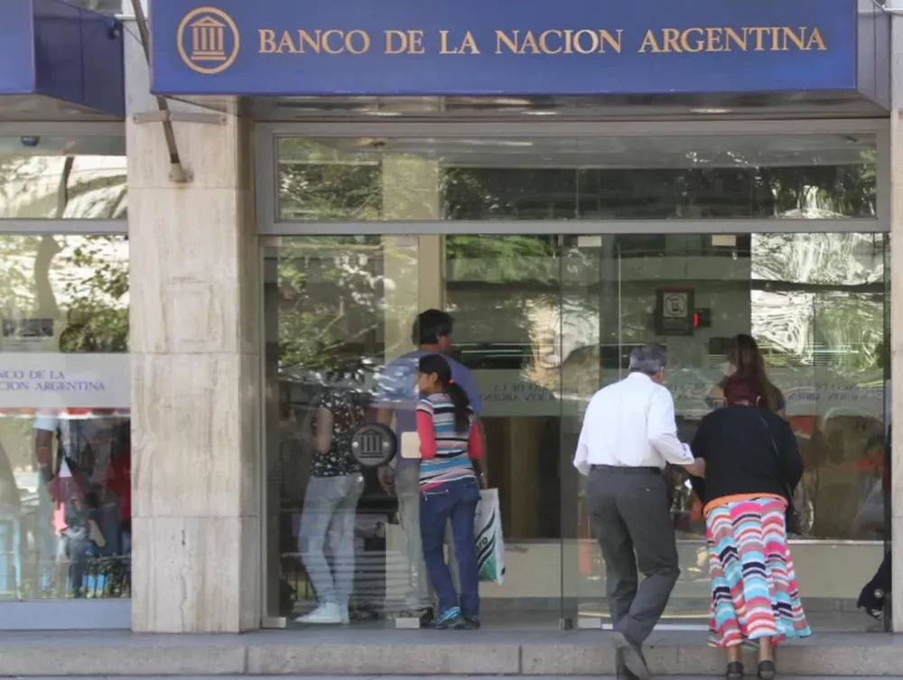 Le hackearon la cuenta del Banco Nación, le transfirieron el sueldo completo y generaron un descubierto de 50 mil pesos