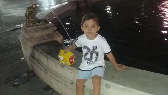 Emocionante reacción de Liám cuando lo visitó su abuela