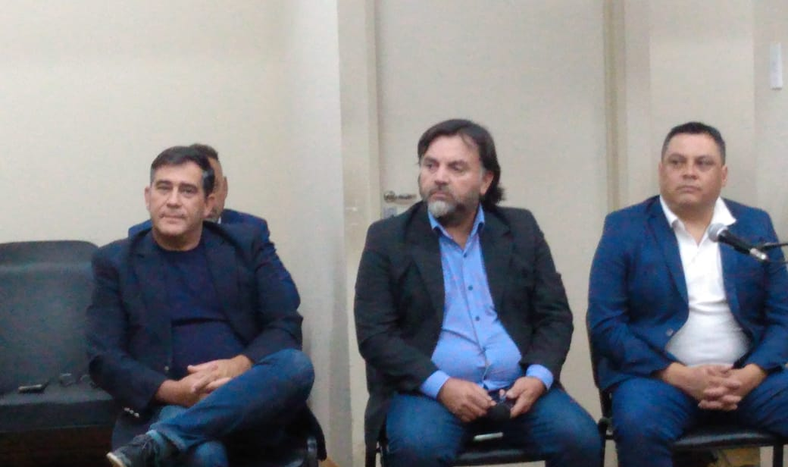 El intendente de Angaco, José Castro, y los concejales Alberto De Los Ríos y Alejandro Paredes. El edil Roberto López vivió la audiencia por Zoom, ya que tenía un viaje programado fuera de la provincia.&nbsp;