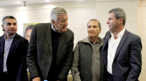 el pj sanjuanino prepara otra cumbre con intendentes y hablo de la ausencia de gioja en la anterior: el flaco es vegano