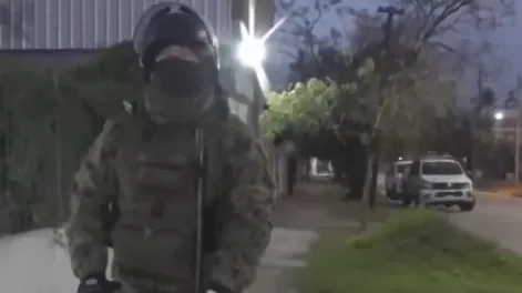 Femicidio en Moreno: un policía mató a la pareja de su ex y se atrincheró en un gimnasio