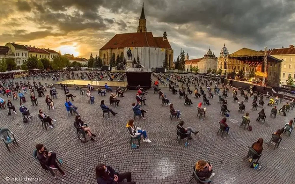 Rumania realiza el primer concierto con público respetando la “distancia social obligatoria”