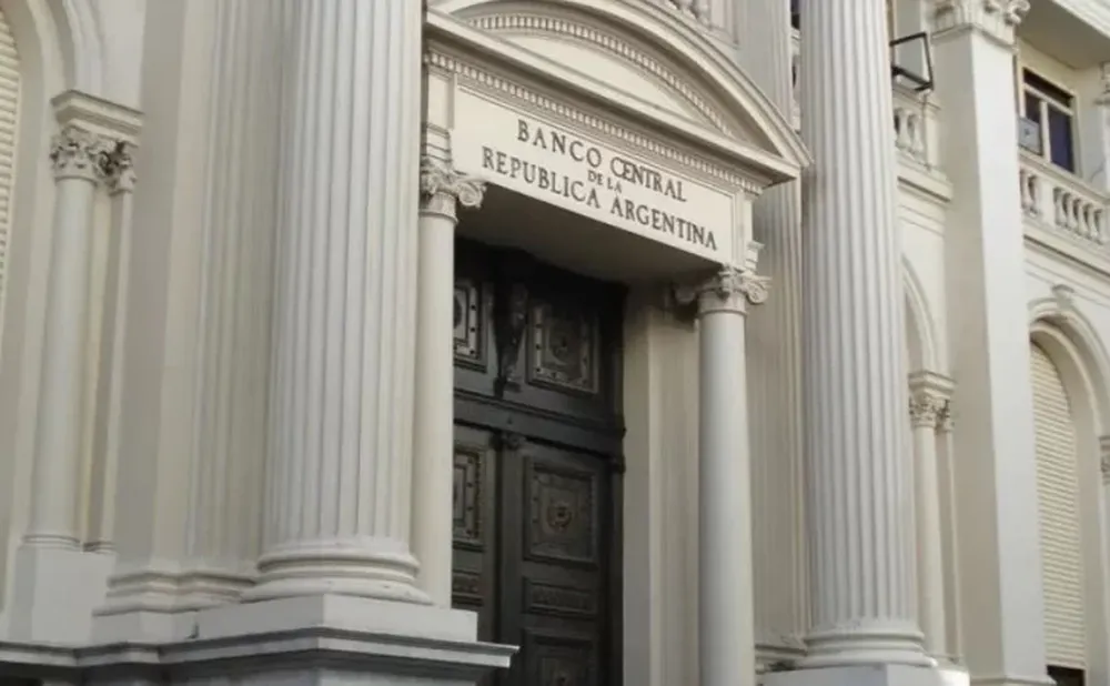 El Ejecutivo toma U$S 1300 millones del Banco Central para pagar deuda