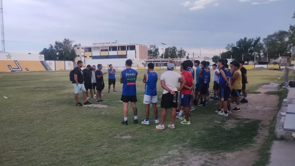 En marcha. A las ordenes del nuevo técnico Daniel Navas, Colón Junior se metió en pretemporada.
