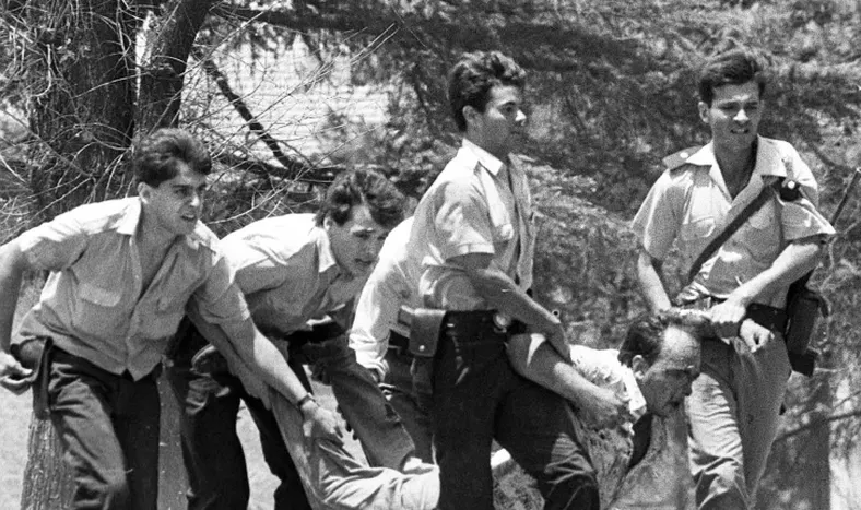 El copamiento de La Tablada, el último asalto guerrillero que puso en vilo al país