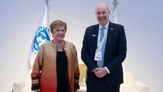 En medio de la auditoria del FMI, Sturzenegger se reunió con Georgieva en Arabia Saudita