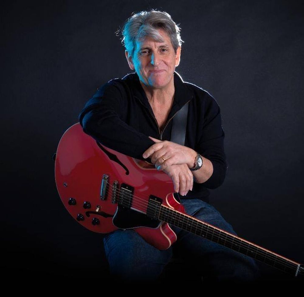 Roque Narvaja repasará sus grandes hits y desgranará su último álbum, Mar de la tranquilidad.