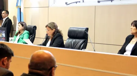 El Tribunal Oral Federal estuvo integrado por las juezas Eliana Ratta, Gretel Diamante y Carolina Pereyra.