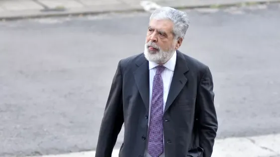 Ordenaron detener a Julio De Vido