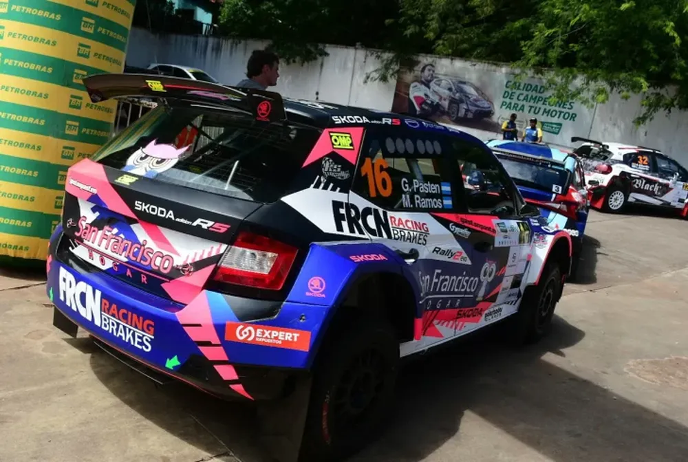 EL SKODA FABIA Rally2 de Gastón Pasten, que lució el número 16 en elSudamericano, llevará el 2 en el Argentino.