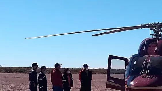 Cortes de ruta en Vaca Muerta: las petroleras usan helicópteros para transportar a los empleados