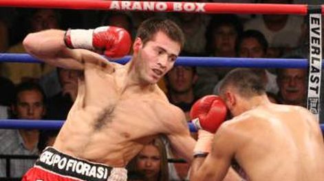 Matthysse arrolló a su rival mexicano
