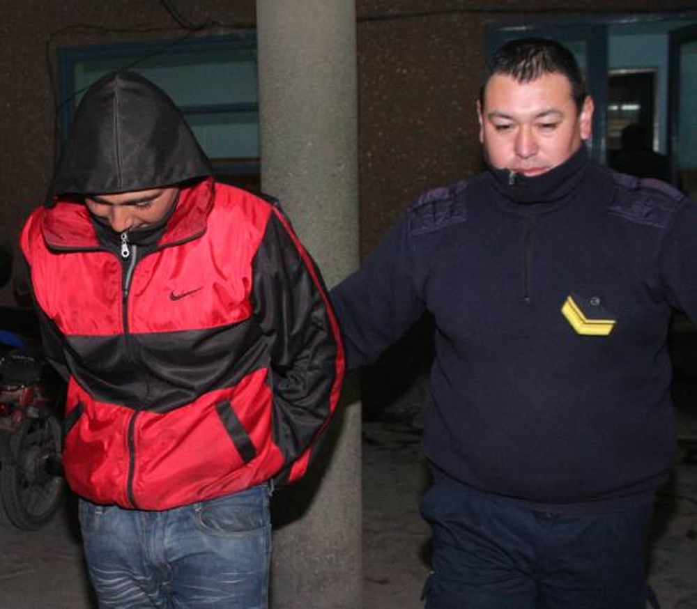 Atrapado dentro de un local de quiniela