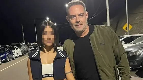 EN PAREJA. La presunta víctima tiene en sus redes numerosas fotos junto al cirujano Fabián Peláez. En algunas se los ve en Europa.