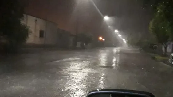 La intensa lluvia obligó a dar asistencia a familias de siete departamentos