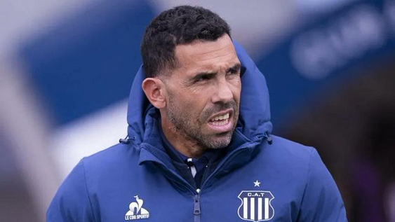 Carlitos, afuera de la T. La derrota en el clásico fue el detonante.