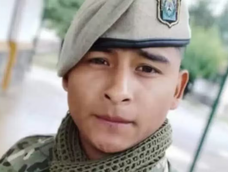 Asesinaron a puñaladas a un joven soldado a la salida de un boliche. Alejandro Tolaba tenía 20 años. Asesinaron a puñaladas a un joven soldado a la salida de un boliche. Alejandro Tolaba tenía 20 años.