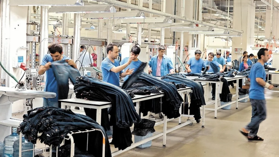 Textiles, uno de los sectores más golpeados por las políticas libertarias.