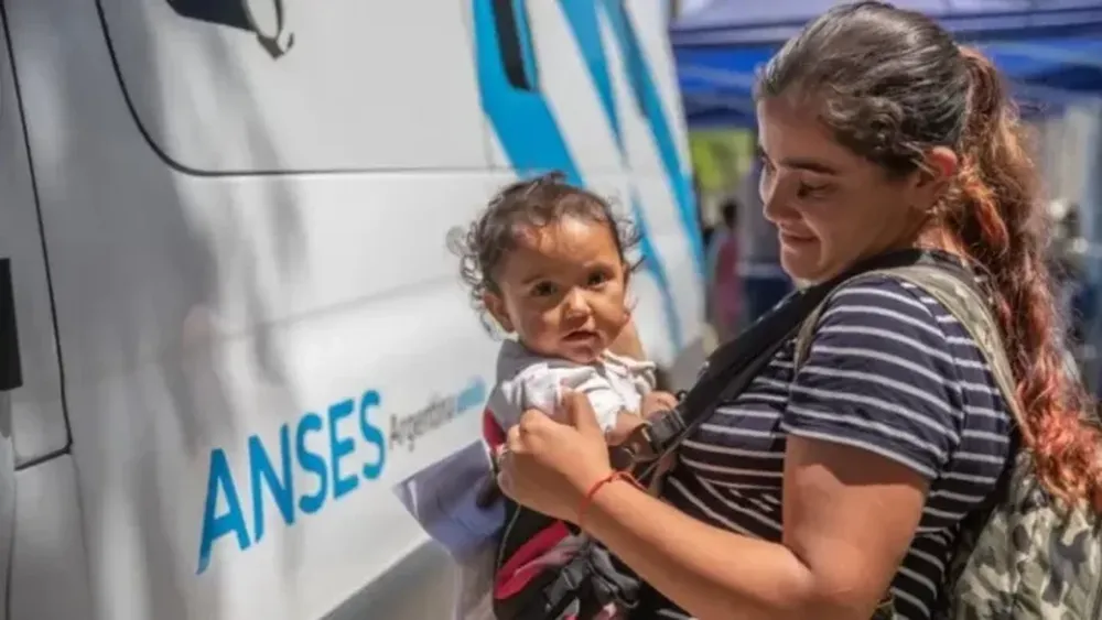 Según un informe, la AUH fue el único ingreso social que superó a la inflación