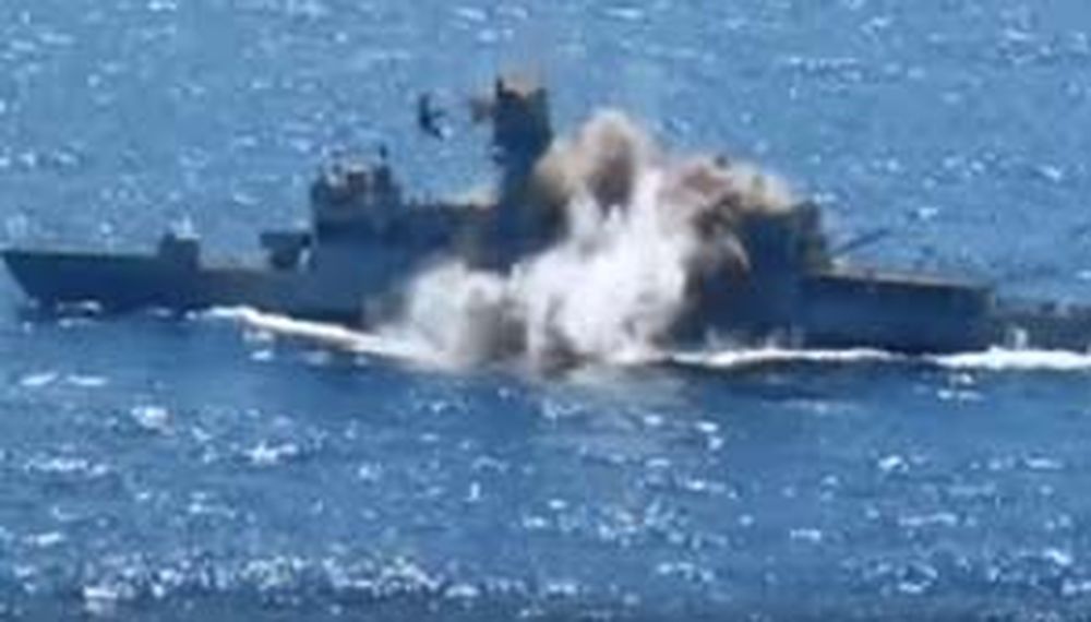 Video: mirá cómo destruyen un buque turco