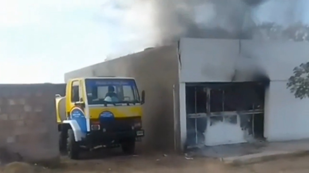 Desesperante incendio en Santa Lucía: un chispazo destruyó todo. &nbsp;