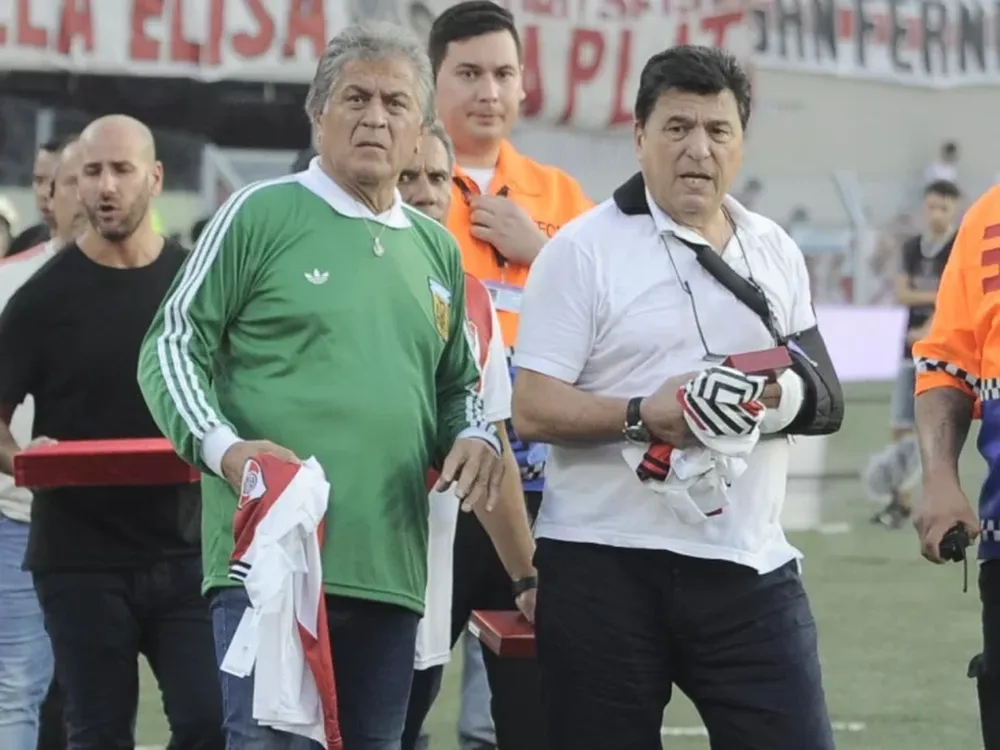 Daniel Passarella volvió al Monumental y los hinchas mostraron total indiferencia
